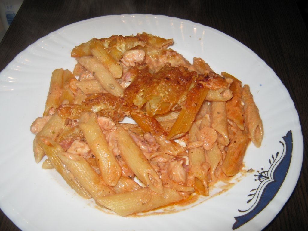 paste cu afumatura si sos roz