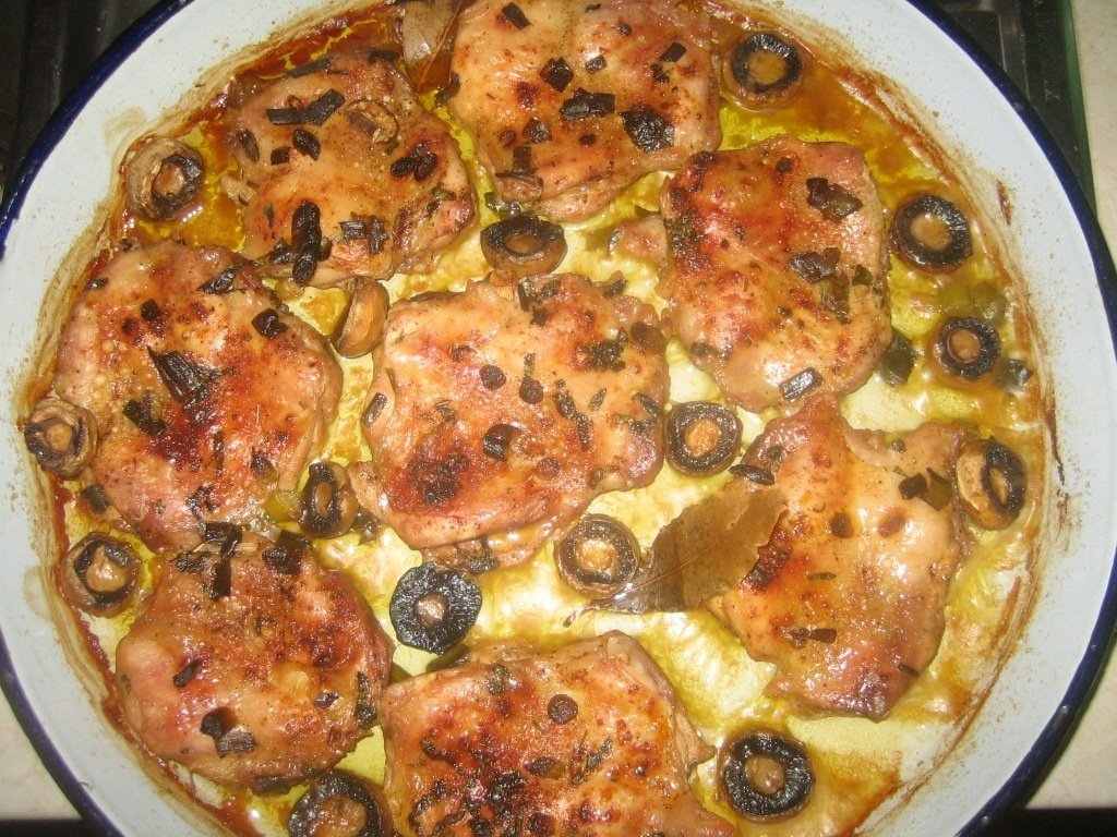 Pulpe de pui dezosate la cuptor cu busuioc si usturoi