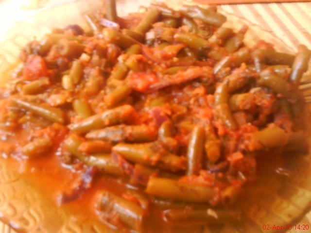 Fasole verde cu sos de rosii