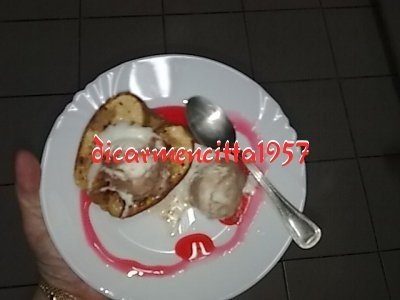 Mere coapte cu inghetata si scortisoara