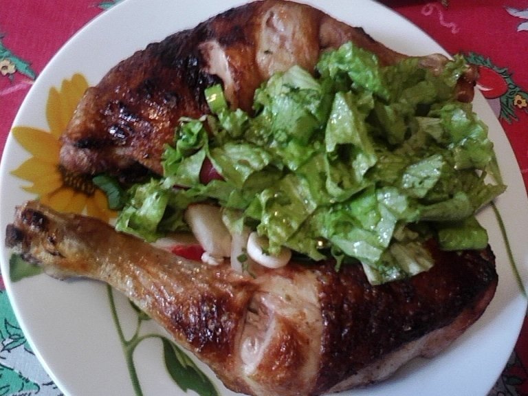 Pulpe de pui  cu salata