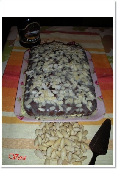 Pandispan cu migdale si chantilly