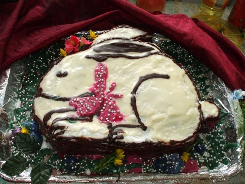 Tort Iepuras cu mure si ciocolata