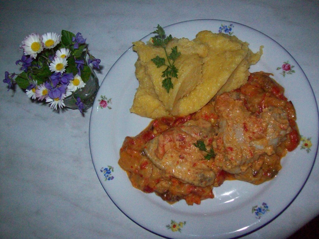 Pui cu ardei copti si smantana