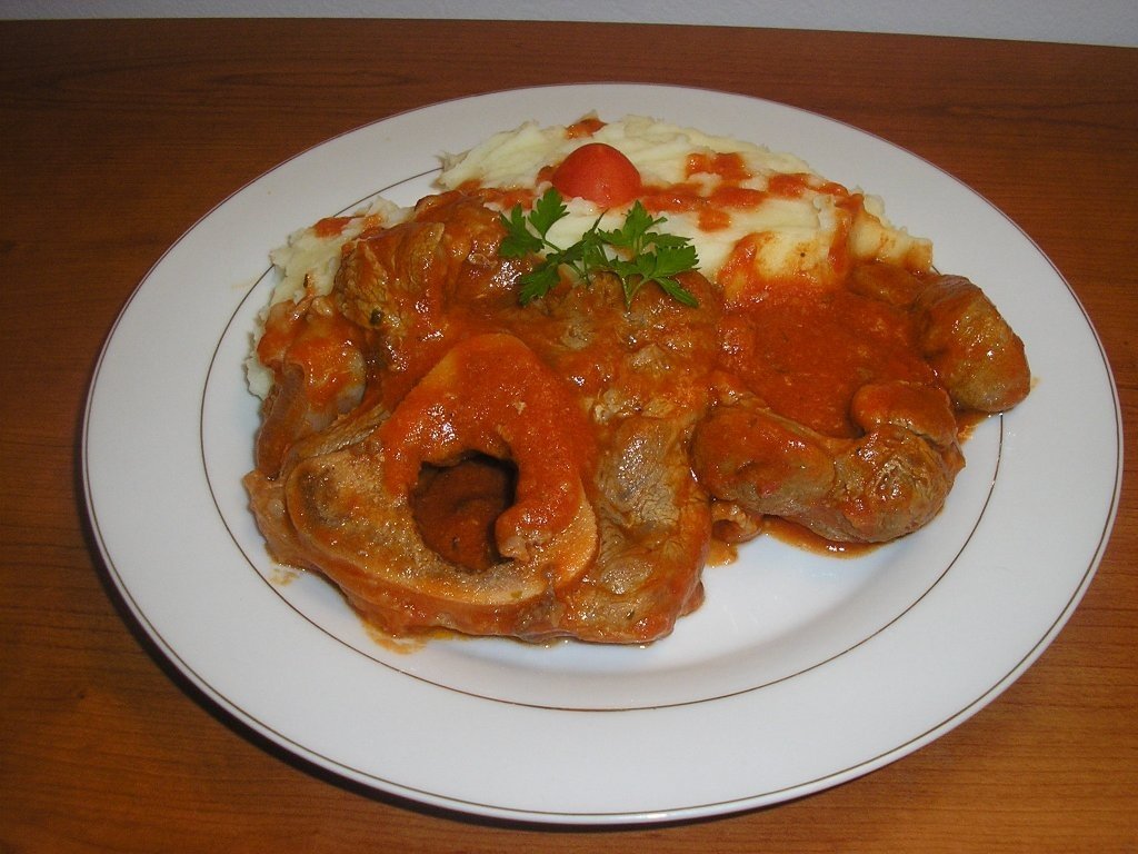 rasol de vita cu sos de rosii