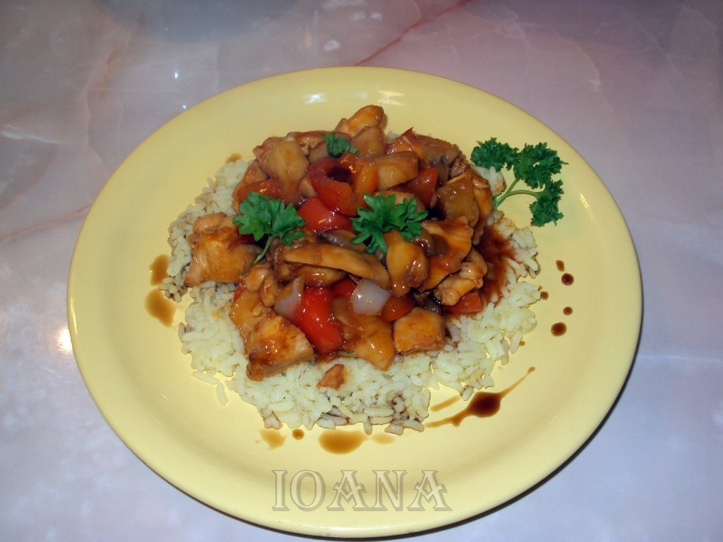 Pui cu ananas in sos dulce acrisor