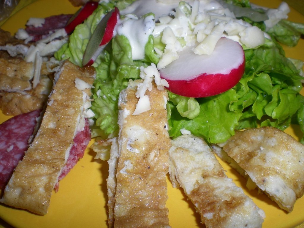 Salata cu ou si sos de smantana