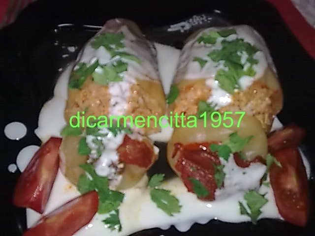 Ardei umpluti,fierti in sos de rosii