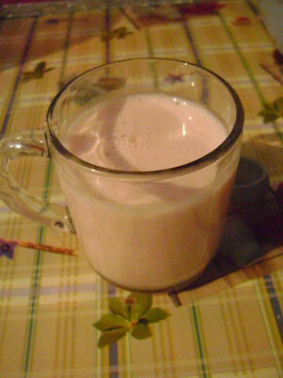 Bautura racoritoare cu capsuni