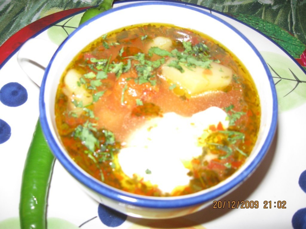 Ciorba de cartofi acrita cu zeama de varza