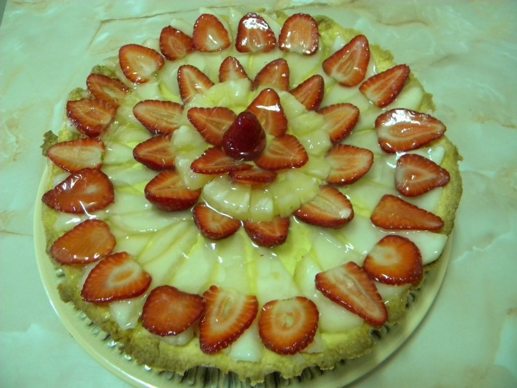 Tarta cu crema de vanilie si fructe