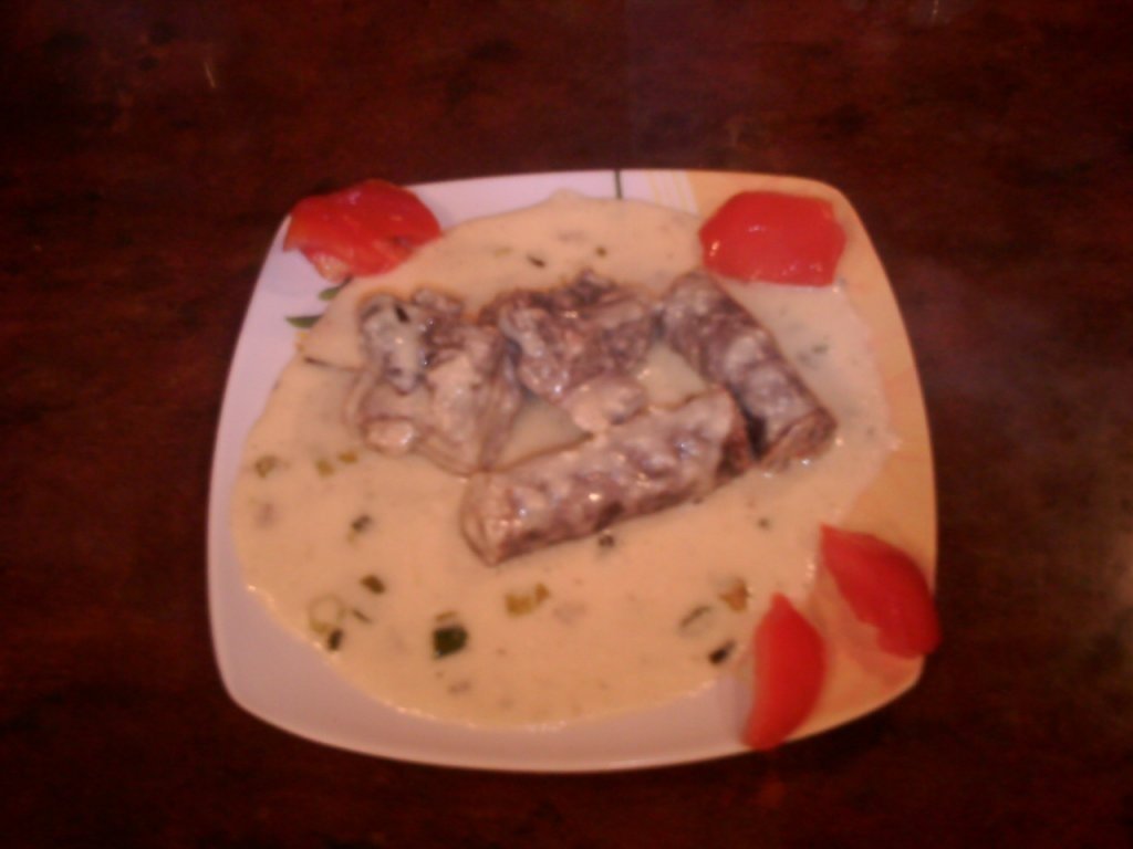 Intinsoare alba cu grostior si carnat de porc