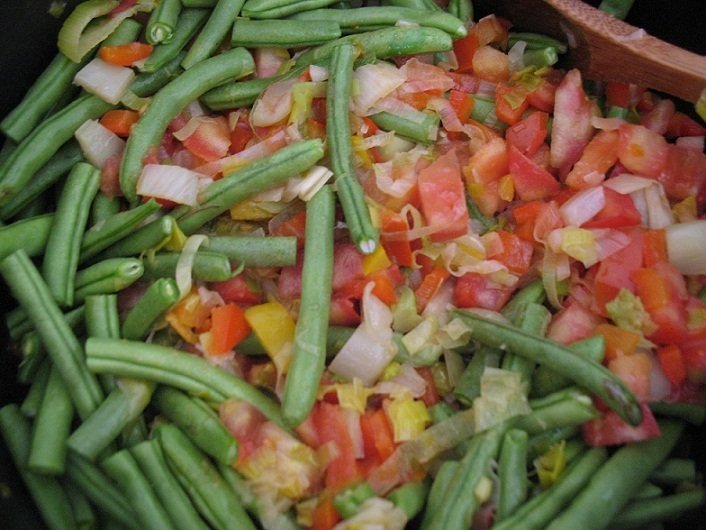 Pastai cu salsa de legume