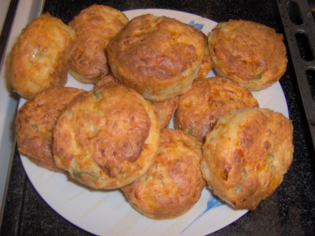 Mafinim cu branza si masline