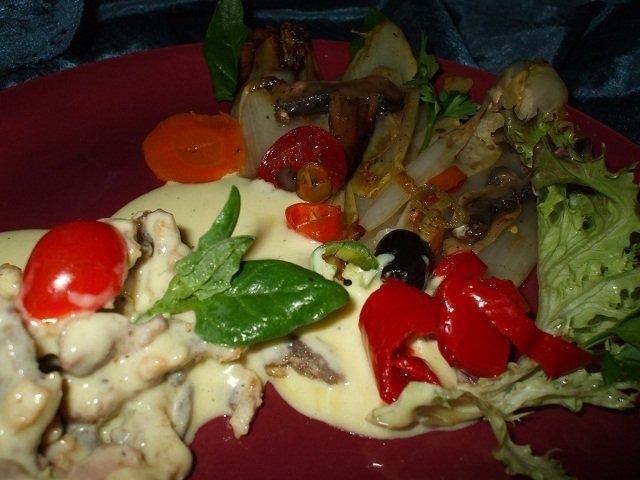 Andive inabusite cu ciuperci si piept de pui