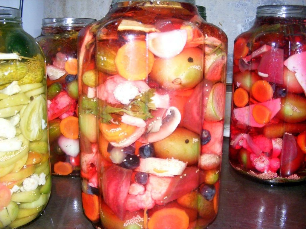 Muraturi asortate la borcan