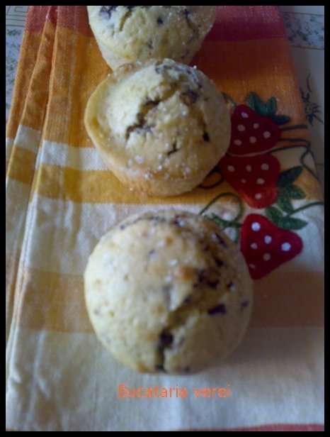 Muffins cu portocale si ciocolata