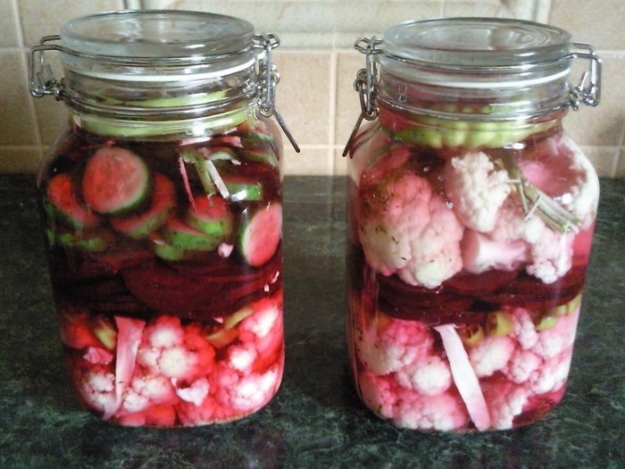 Muraturi asortate, conservate in saramura