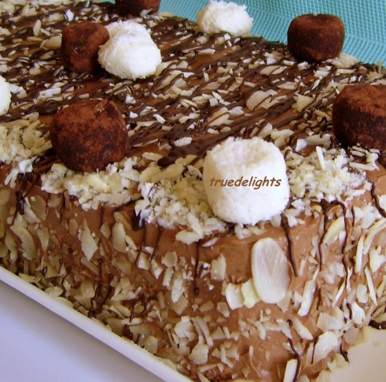 Tort cu multa ciocolata