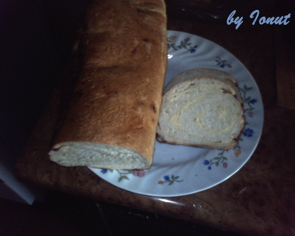 Placinta cu branza in tava de paine