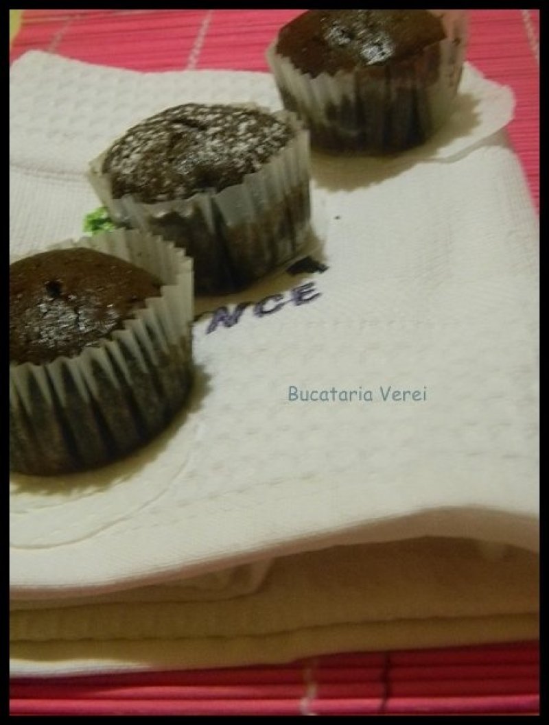 Mini muffins cu interior ciocolatos