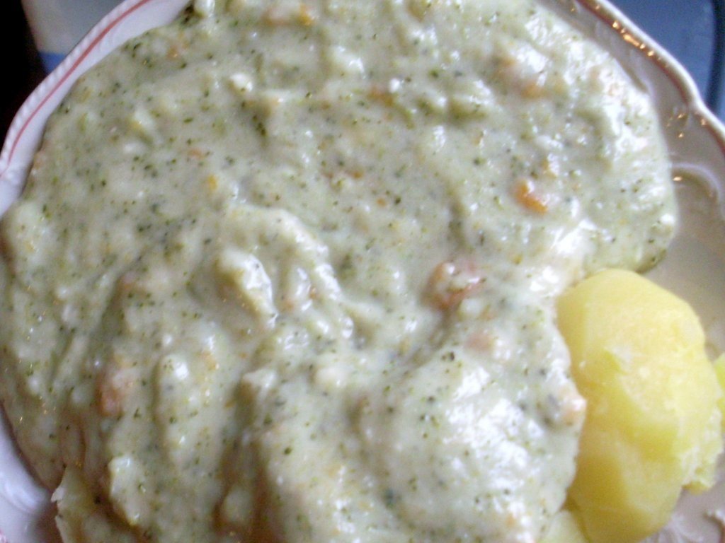 Sos de brocoli cu brânză