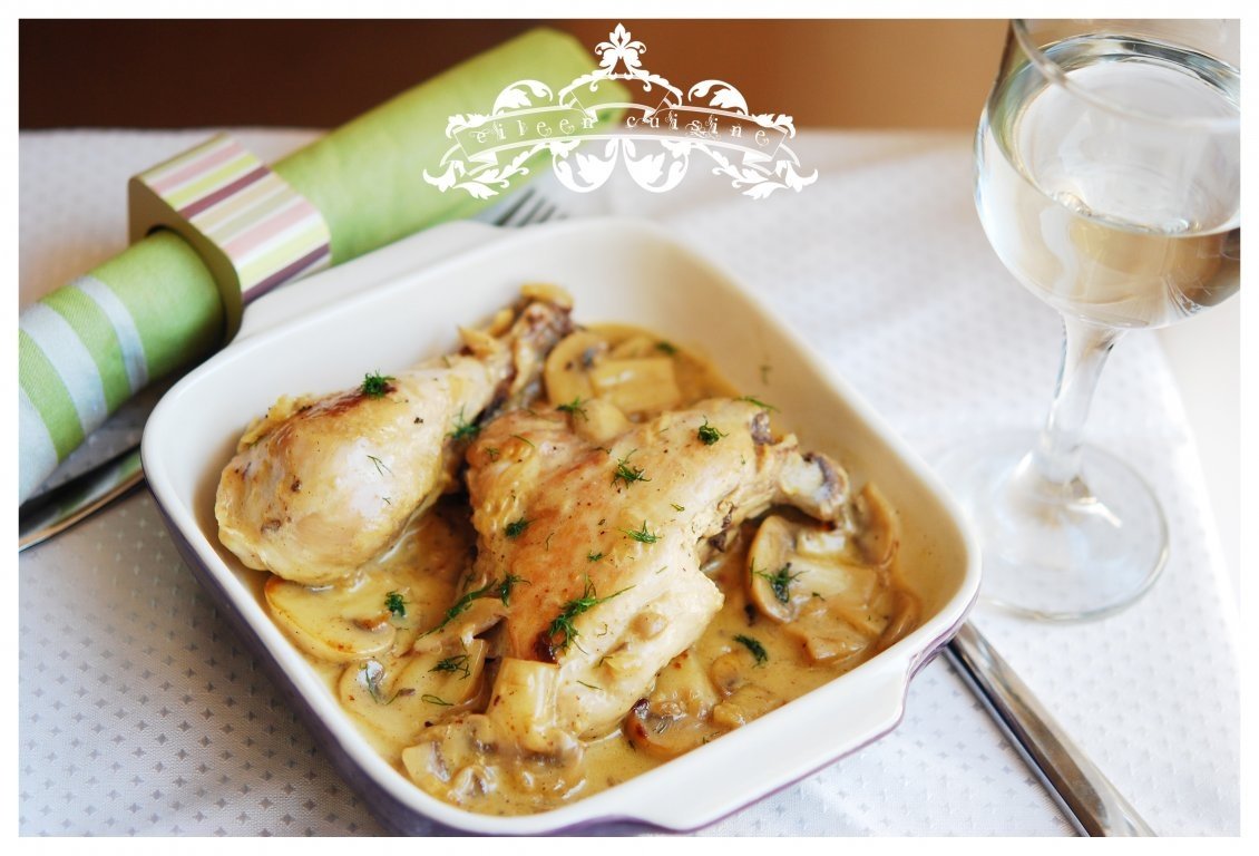 Pui in sos de ciuperci