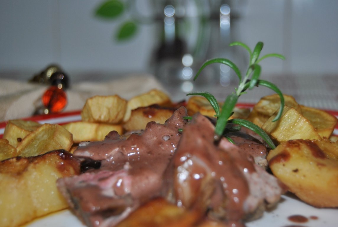 Piept de ratã cu gutui si sos de vin de Porto