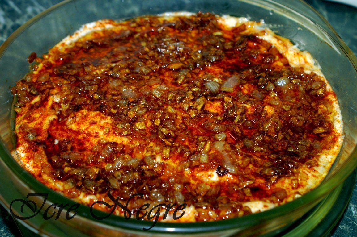 Fasole batuta cu garnitura de ceapa calita