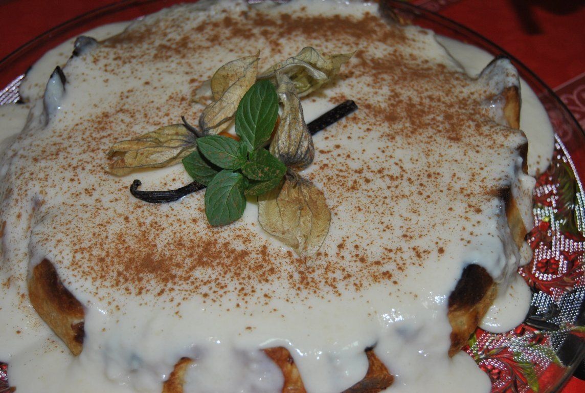 Tartã de ciocolatã cu sos de vanilie