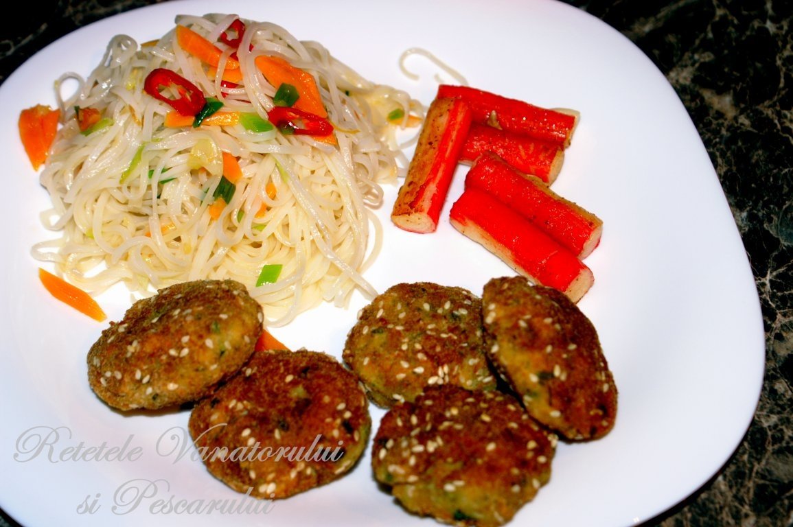 Chiftelute de stiuca cu surimi si alge marine