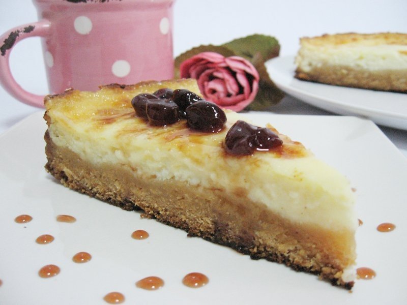 Cheescake cu crema de lapte si dulceata de cirese