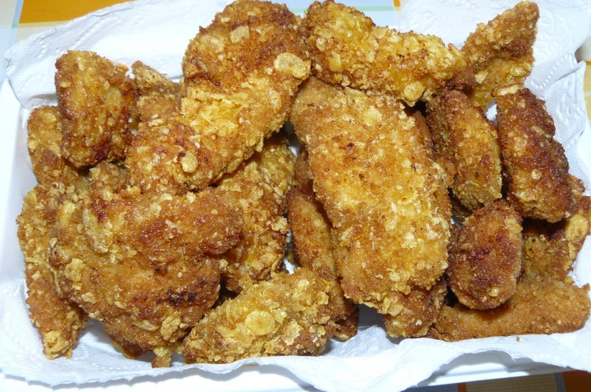 Piept de pui cu fulgi de porumb