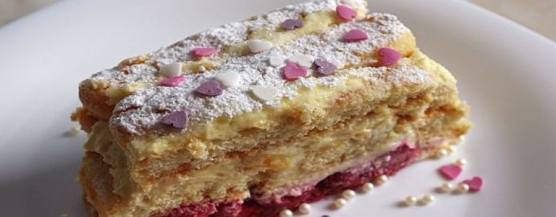 Tiramisu cu fructe de padure, compot de mango si Teacher’s