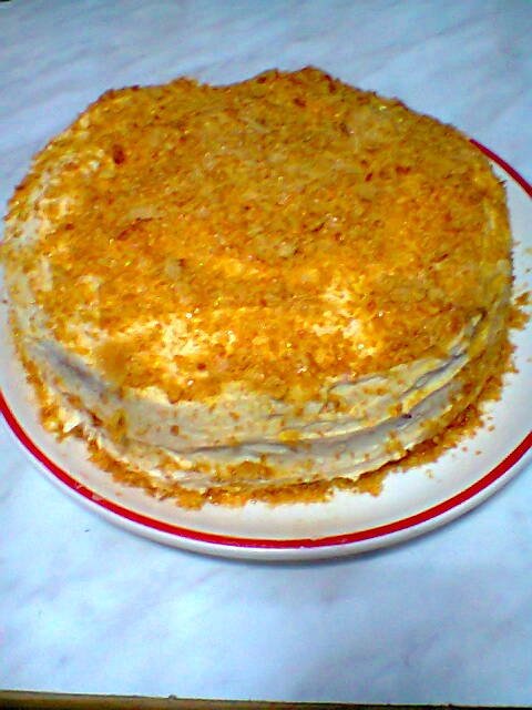 Tort cu crema caramel