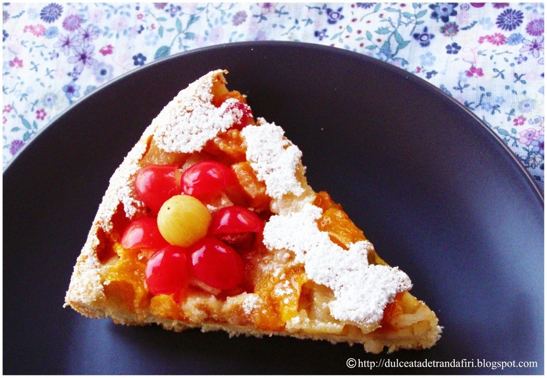 Pandispan cu fructe din compot