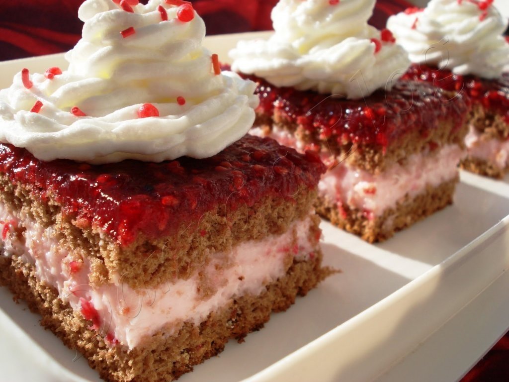 Prajitura cu Gem de Zmeura