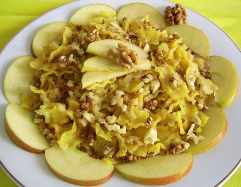 Paste cu mere si nuci