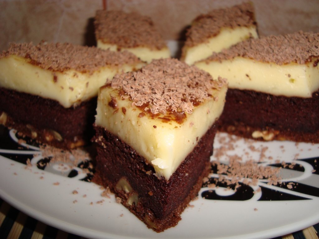 Prajitura cu nuci si crema de vanilie – reteta usor de facut, fina si gustoasa