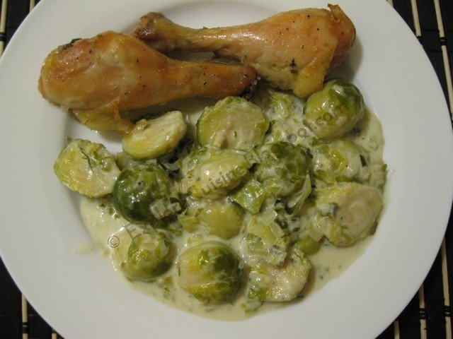 Varza de Bruxelles cu blue cheese