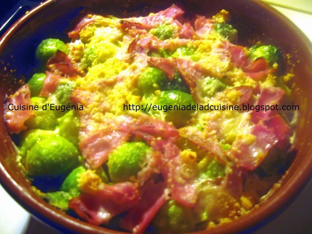 Varza de bruxelles cu jambon si bacon