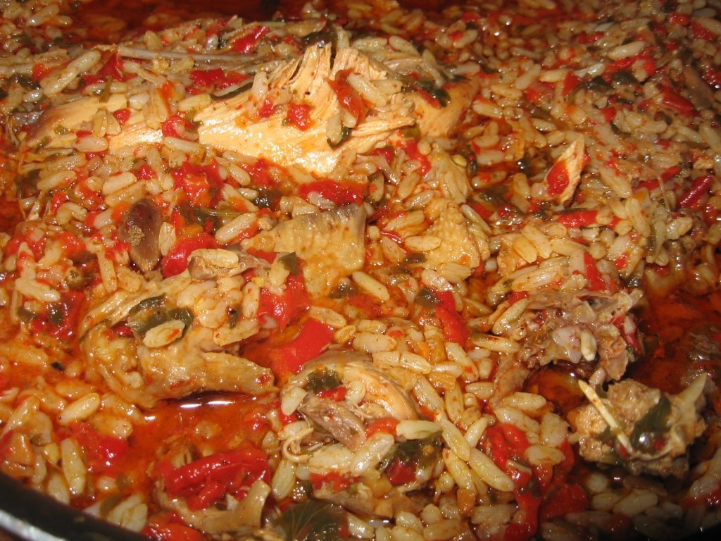 Pilaf cu carne de gaina si ardei copti