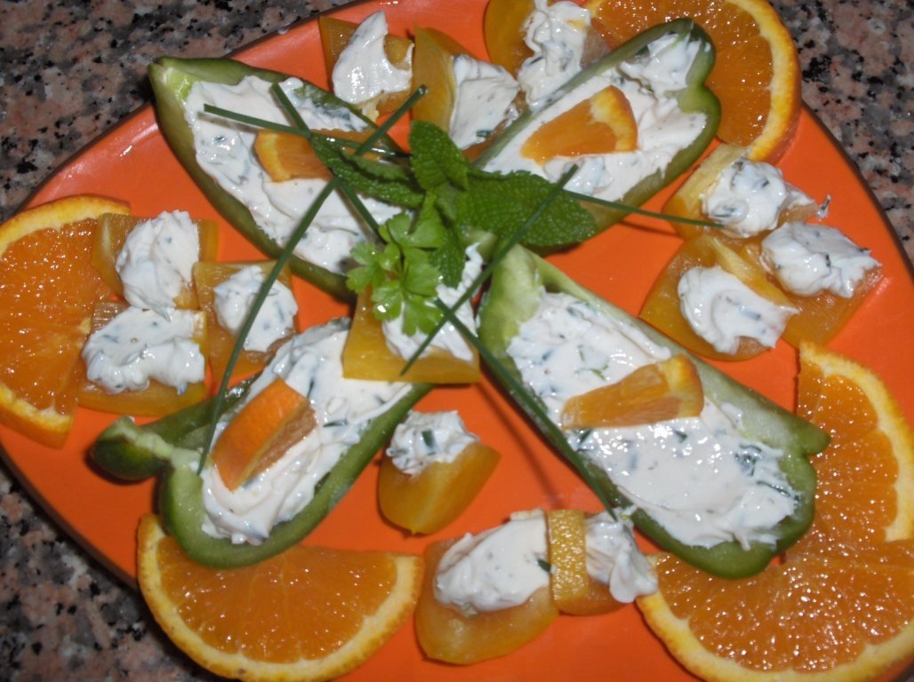 Pastã de brânzã cu ierburi aromate