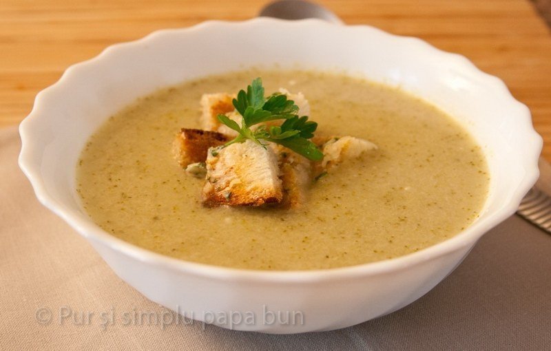 Supă cremă de broccoli