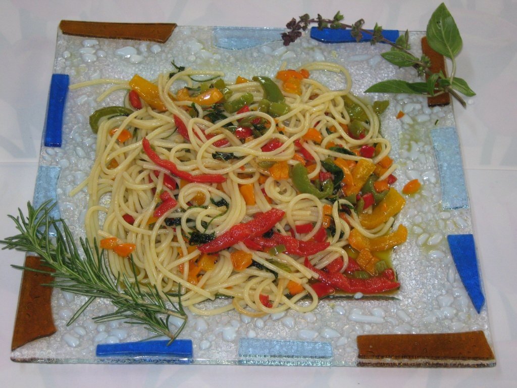 Spaghete cu ardei de 3 culori