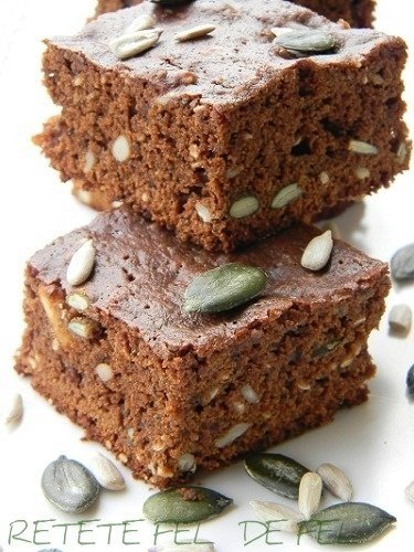 Brownies cu miere si seminte
