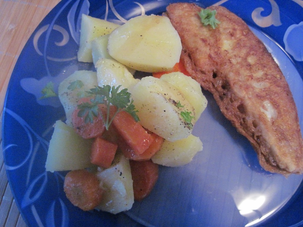 File de peste pane cu legume natur