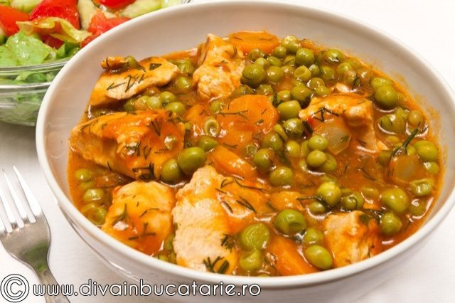 Mancare de mazare cu carne de curcan - reteta simpla, gustoasa si usor de facut