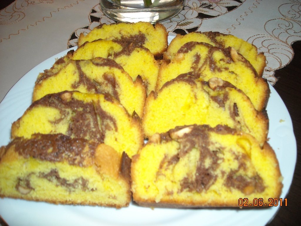 Chec bicolor cu alune