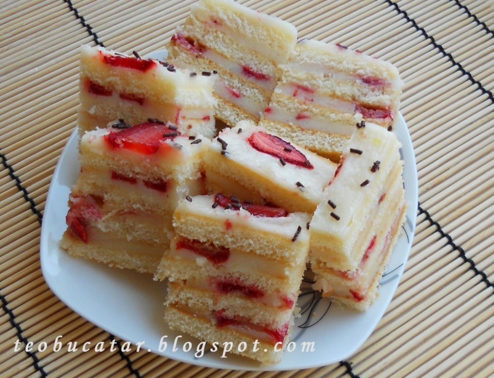 Prajitura cu capsuni